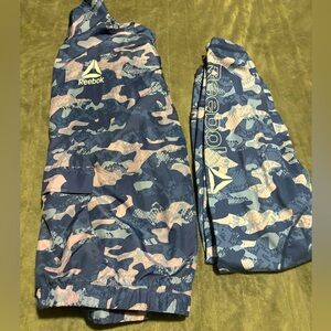 Women’s xxl Reebok 2pc. sweatsuit set. Shirt is xxl/ pants are xl